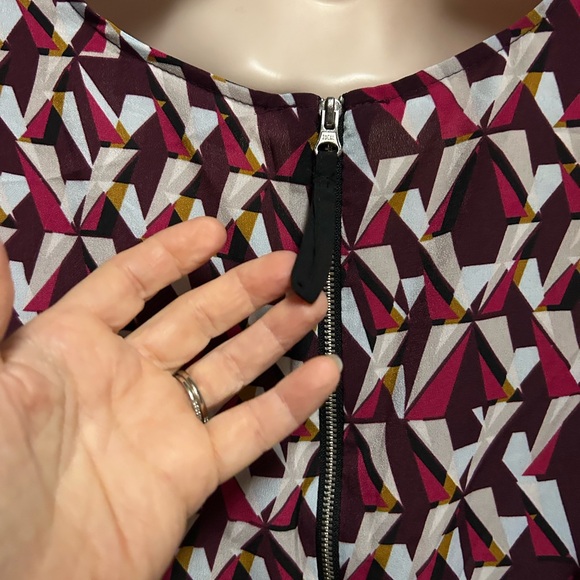 NWT Motherhood Maternity Abstract Geo Patterned - Picture 4 of 10